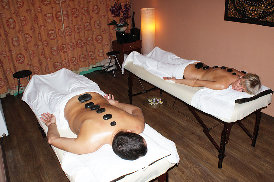 Aroma Hot stone Massage